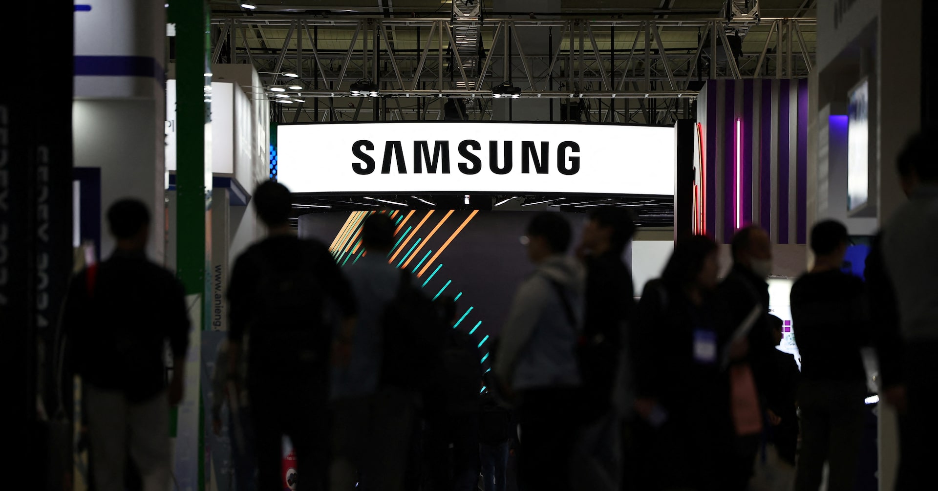 Samsung Elec wins $200 billion Broadcom AI chip partnership, boosting foundry push | Reuters