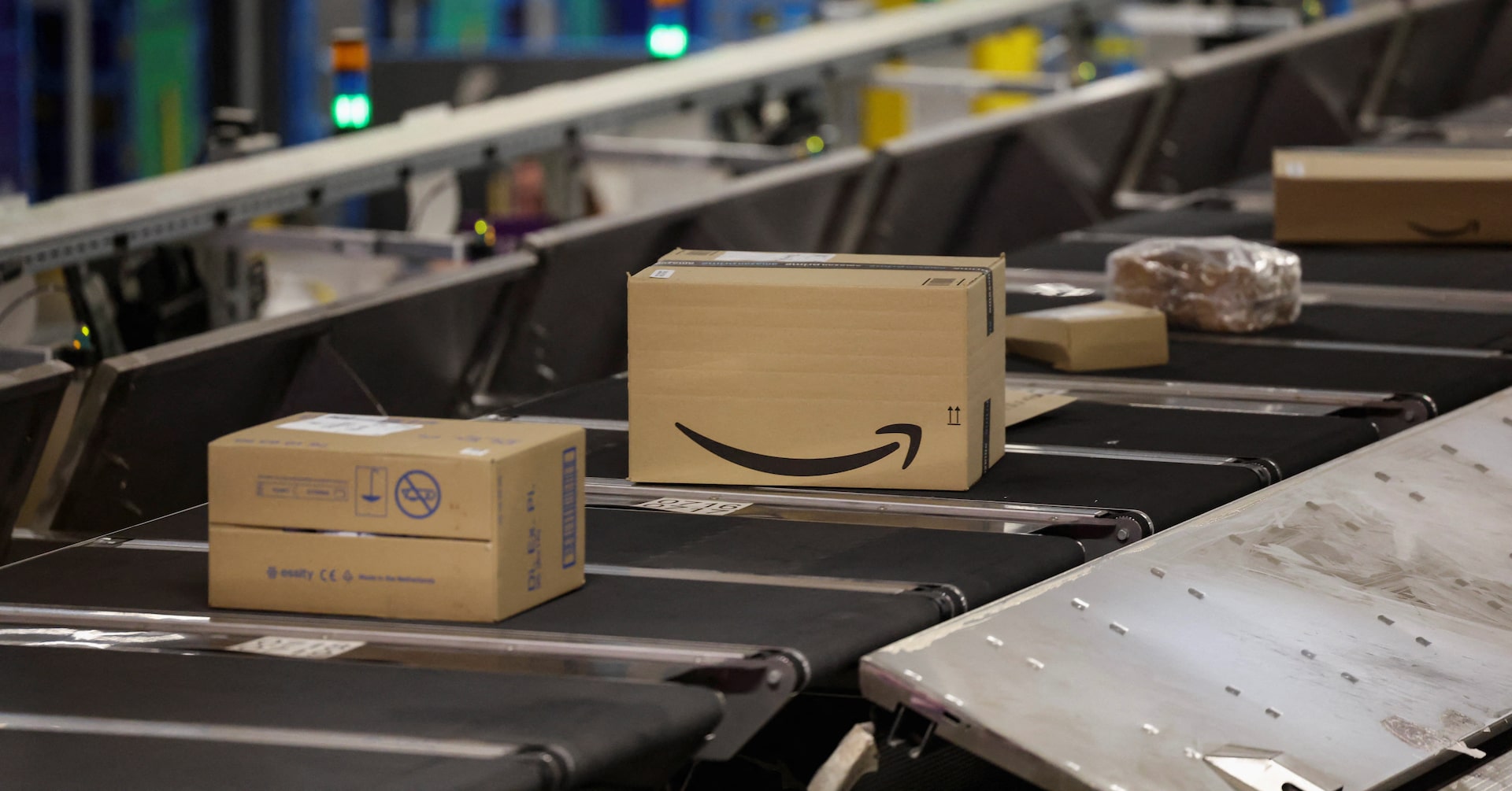 Amazon lifts investment plans after strong cloud sales; shares jump